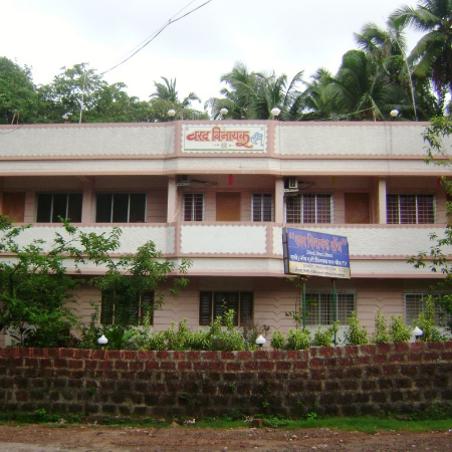 varad vinayak lodge ganpatipule